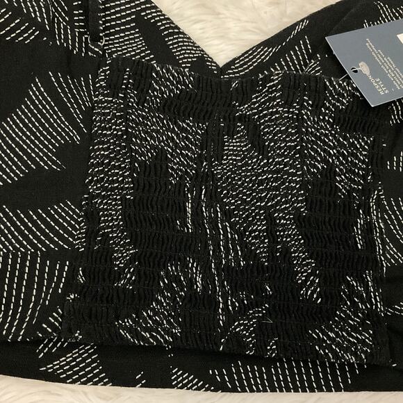 Universal Thread Dark Floral Linen/Rayon Smocked Back Crop Top - XS - NEW - Picture 3 of 10